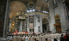 Le pape Léon XIV célèbre la messe de Noël le 24 décembre 2025 dans la basilique Saint-Pierre au Vatican ( AFP / Andreas SOLARO )