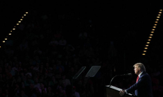 ÉTATS-UNIS: TRUMP APPELLE À ENFERMER LES PERSONNES "DÉRANGÉES"