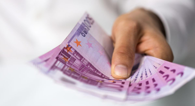 Les bénéficiaires de crédits d'impôts toucheront un virement du fisc aux alentours du 15 janvier. (© Adobestock)