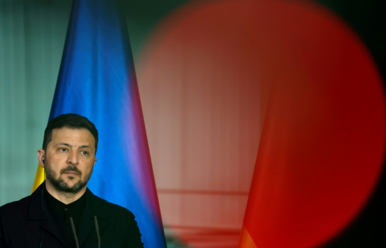 Le président ukrainien Volodymyr Zelensky lors d'une conférence de presse à Berlin, le 28 mai 2025 ( AFP / Odd ANDERSEN )