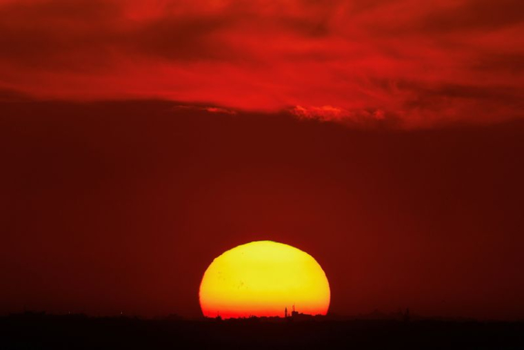Un coucher de soleil sur le nord de la bande de Gaza