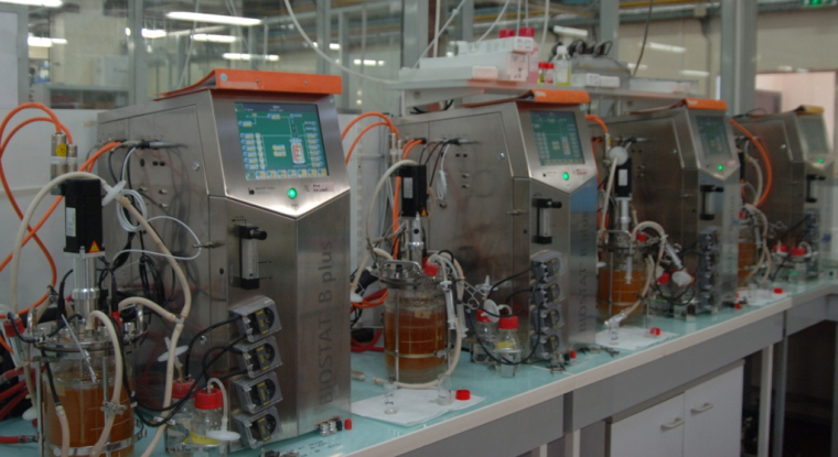 Des fermenteurs Carbios. (© Carbios)