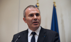 Le médiateur des entreprises, Pierre Pélouzet, à Paris, le 18 décembre 2012. ( AFP / ERIC PIERMONT )