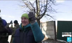 Ukraine : les troupes russes encerclent peu à peu Kiev