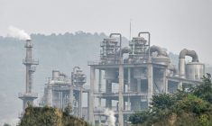 This photo taken on March 19, 2026, shows Smoke and dust from the Duc Giang Lao Cai chemical plant in the Tang Loong industrial Park, Lao Cai Province, northern Vietnam ( AFP / Nhac NGUYEN )