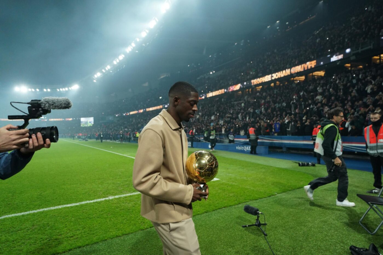 Le clan d’Ousmane Dembélé gourmand auprès du PSG après le Ballon d’or ?