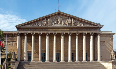 Une hausse d’impôts en 2025 ? -iStock-venakr.jpg