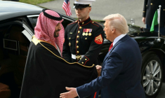 Donald Trump accueille le prince héritier saoudien Mohammed ben Salmane à la Maison Blanche, le 18 novembre 2025 à Washington ( AFP / ANDREW CABALLERO-REYNOLDS )