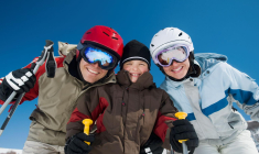 Louer sa tenue de ski est une alternative économique et écologique. ( crédit photo : Getty Images )