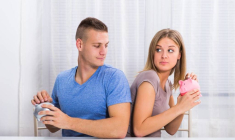 Concubinage, PACS, mariage : comment bien gérer son argent ? / iStock.com - LittleBee80