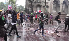 Kenya: la police disperse des manifestants avec des canons à eau à Nairobi