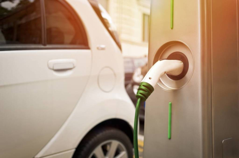 2018 : la bonne année pour se mettre à la voiture électrique ? / iStock.com - omada