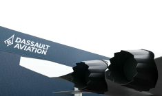 Maquette d'un avion de chasse de sixième génération ("New Generation Fighter", NGF)-SCAF de Dassault Aviation, exposée au Salon international de l'aeronautique et de l'espace à l'aéroport Paris-Le Bourget, le 15 juin 2025. ( AFP / THOMAS SAMSON )
