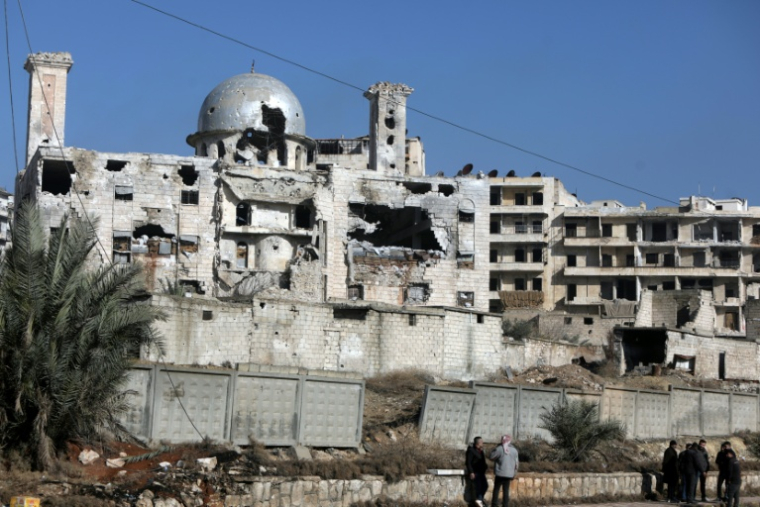 Vue de bâtiments détruits à Alep par les combats entre l'armée syrienne et les forces kurdes, le 10 janvier 2026 ( AFP / Bakr ALkasem )