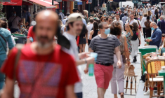 CORONAVIRUS: LA FRANCE ENREGISTRE À NOUVEAU PRÈS DE 11.000 CAS