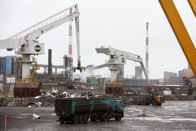 Une zone industrielle à Dunkerque en France