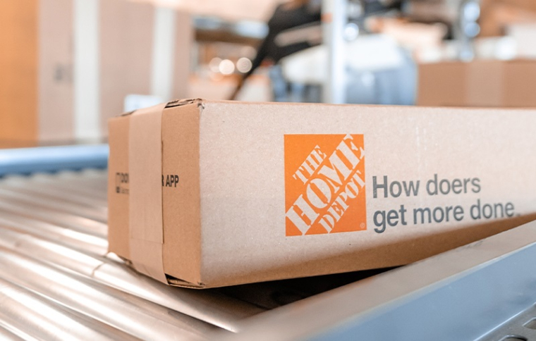 Un colis Home Depot (Crédits: Home Depot.)
