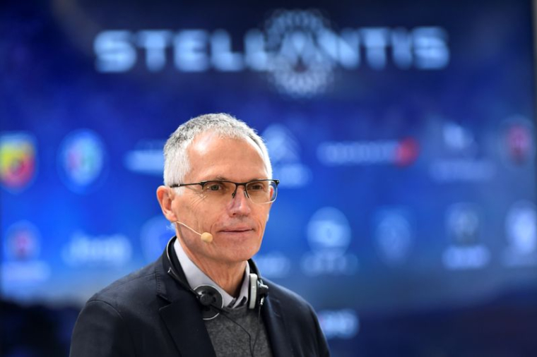 Carlos Tavares, directeur général de Stellantis, lors d'une conférence de presse à Turin