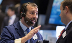 WALL STREET OUVRE EN HAUSSE