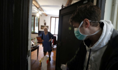 FRANCE/RETRAITES: PAS LE MOMENT DE RÉFORMER, DÉCISIONS "CLAIRES" EN 2022, DIT MACRON