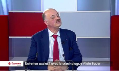 "La déchéance de nationalité ne sert à rien pour lutter contre le terrorisme", selon le criminologue Alain Bauer (VIDEO)