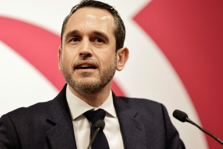 Le secrétaire général du Parti socialiste  Pierre Jouvet donne une conférence de presse au siège du PS le 11 mars 2026 ( AFP / STEPHANE DE SAKUTIN )