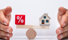 Les taux immobiliers peuvent-ils encore rester au plancher ? ( Crédits : ©  Andrey Popov - stock.adobe.com)