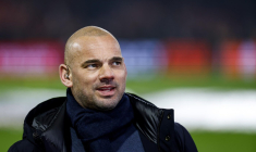Wesley Sneijder prend sa revanche sur Iker Casillas grâce à la série Mobland et Tom Hardy