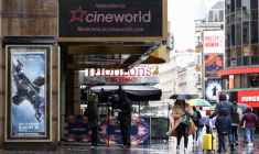CINEWORLD S'EFFONDRE EN BOURSE, FERME SES SALLES DE CINÉMA AUX USA ET AU ROYAUME-UNI