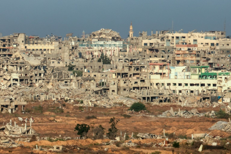 Une photo prise depuis la frontière israélienne avec la bande de Gaza montre les destructions dans le territoire palestinien, le 17 septembre 2025 ( AFP / Jack GUEZ )