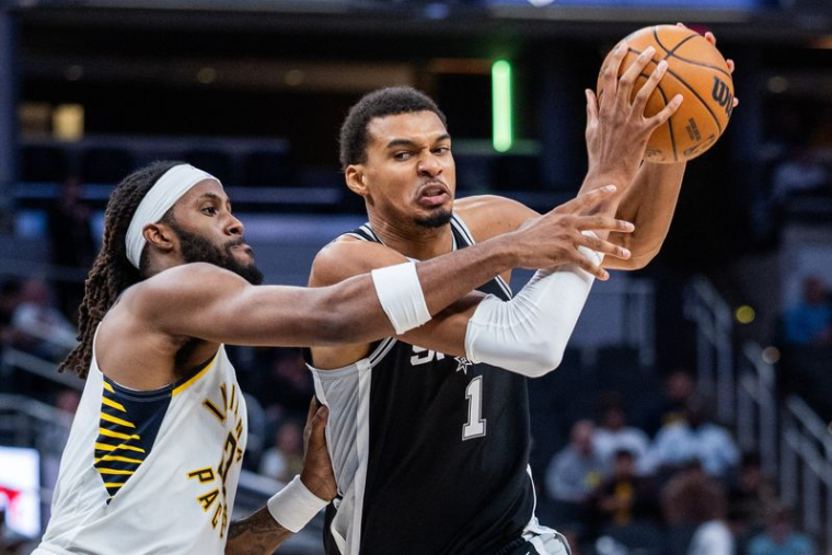 L'ailier/pivot des San Antonio Spurs Victor Wembanyama