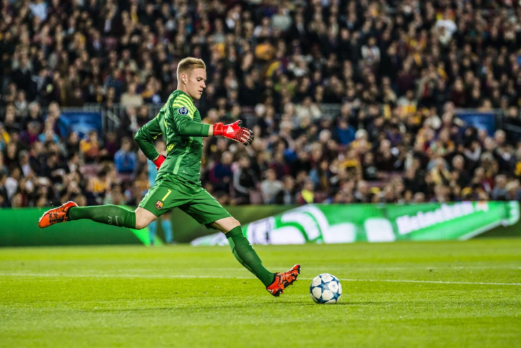 Ter Stegen se sauve aux Pays-Bas