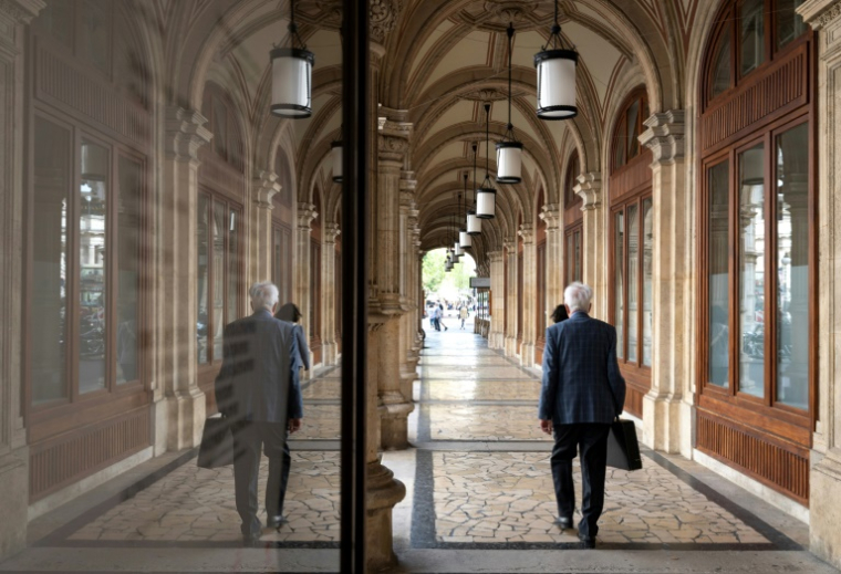 Les arches de pierre de l'Opéra national de Vienne, photographiées le 9 avril 2024. Elles servaient de lieu de rencontre pour les espions sous la Guerre froide. ( AFP / Joe Klamar )