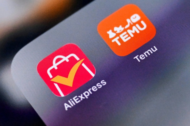 Les autorités publiques, associations et parlementaires en France mais aussi en Europe, qui accusent ces grandes plateformes (avec les chinois Temu et AliExpress) de pollution environnementale au vu des volumes mis sur le marché  ( AFP / Kirill KUDRYAVTSEV )