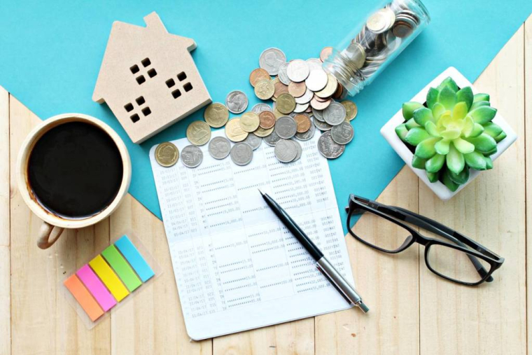 Propriétaires : vaut-il mieux revendre ou louer son bien immobilier ? / iStock.com - sureeporn