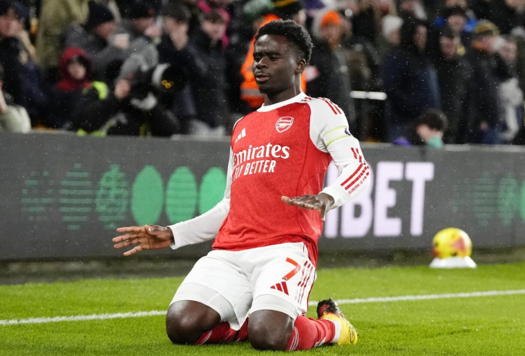Bukayo Saka prolonge avec Arsenal