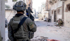 Des soldats israéliens opèrent dans la bande de Gaza