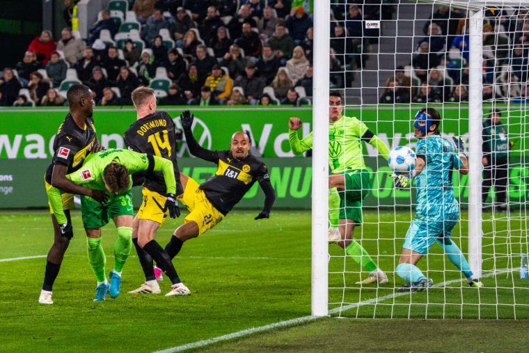 Dortmund rafale Wolfsbourg et repart