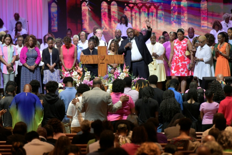 Le révérend Lawrence Turner lors d'un office à la Mississippi Boulevard Church, à Memphis, le 2 août 2026 ( AFP / Brandon DILL )