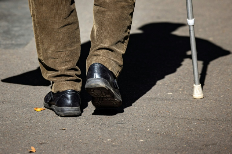 Quelque 750.000 seniors, en situation de "mort sociale", ne rencontrent quasiment jamais personne ( AFP / JOEL SAGET )
