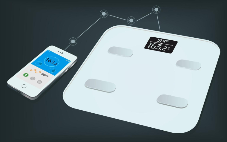 La balance connectée se transforme parfois en véritable coach. crédit photo : Shutterstock