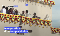 Foule d'Hindous près de Paris pour la consécration du premier temple du mouvement BAPS