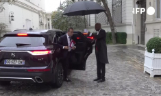 Le Premier ministre Lecornu arrive à Beauvau au centre interministériel de crise
