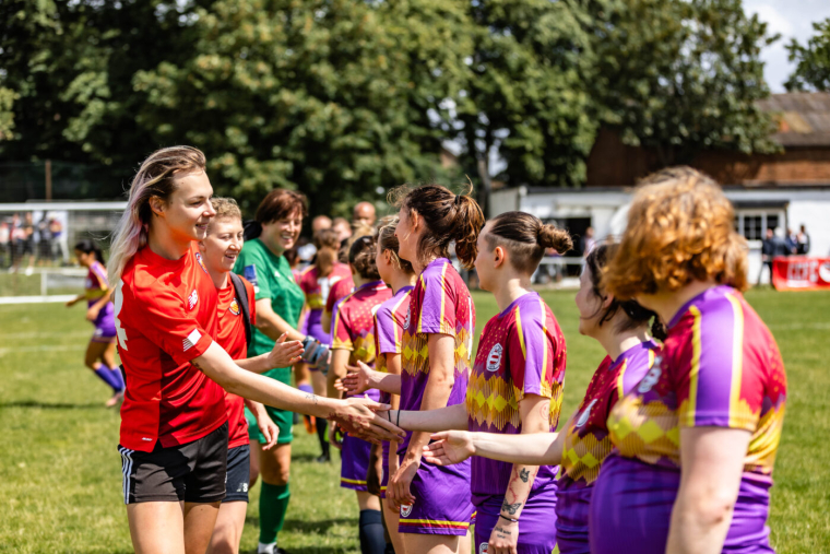 « Si nous, femmes trans, étions vraiment un problème, pourquoi est-ce qu'on ne serait pas toutes à Chelsea ? »