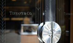 LVMH FAIT UNE OFFRE POUR RACHETER LE JOAILLIER TIFFANY