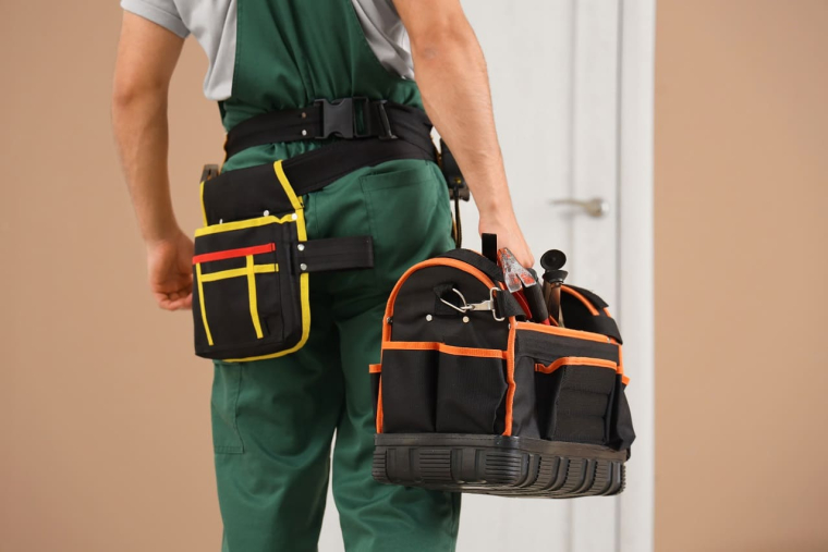 (Connaissez-vous les 3 entretiens obligatoires ou recommandés qui nécessitent le passage d'experts ? - Crédits photo : Adobe Stock)