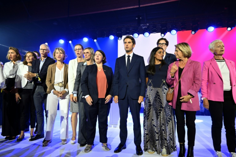 Le secrétaire général de Renaissance, Gabriel Attal, au centre, lors du meeting de rentrée du parti à Arras, dans le Pas-de-Calais, le 21 septembre 2025 ( AFP / FRANCOIS NASCIMBENI )