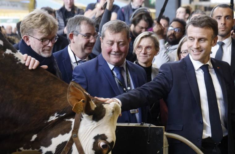 Emmanuel Macron au Salon de l'agriculture à Paris, le 21 février 2024. ( POOL / LUDOVIC MARIN )