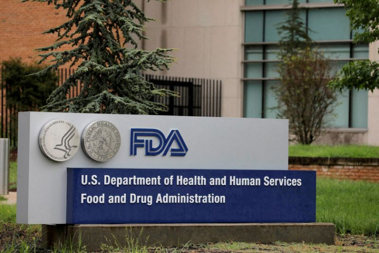 Une signalisation est visible à l'extérieur du siège de la Food and Drug Administration (FDA) à White Oak, Maryland