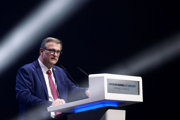 Rassemblement politique du RN Louis Aliot pour les prochaines élections municipales à Perpignan